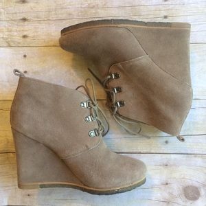 Steve Madden Tanngoo Suede Booties